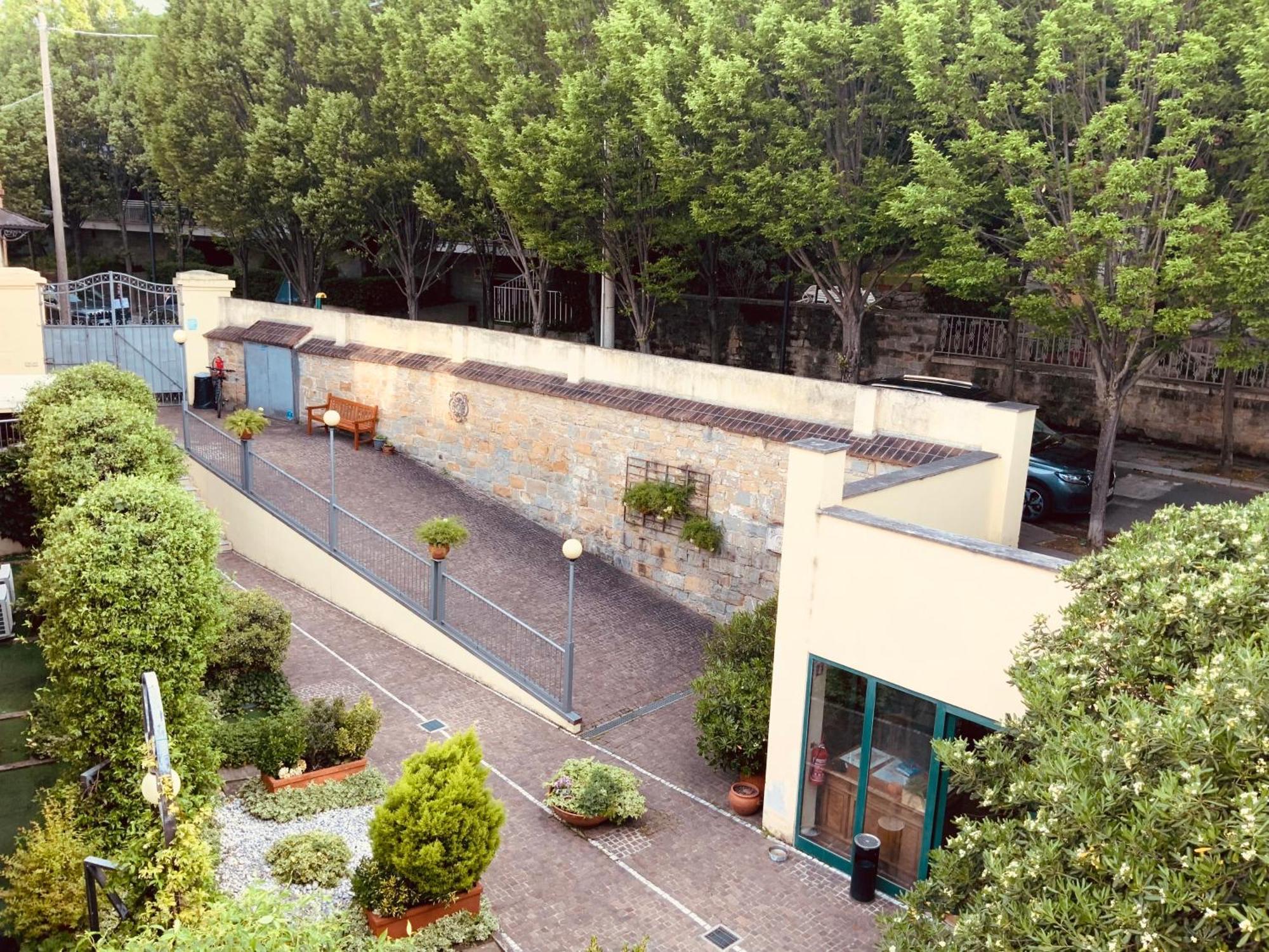 Le Residenze Dei Serravallo Triëst Buitenkant foto